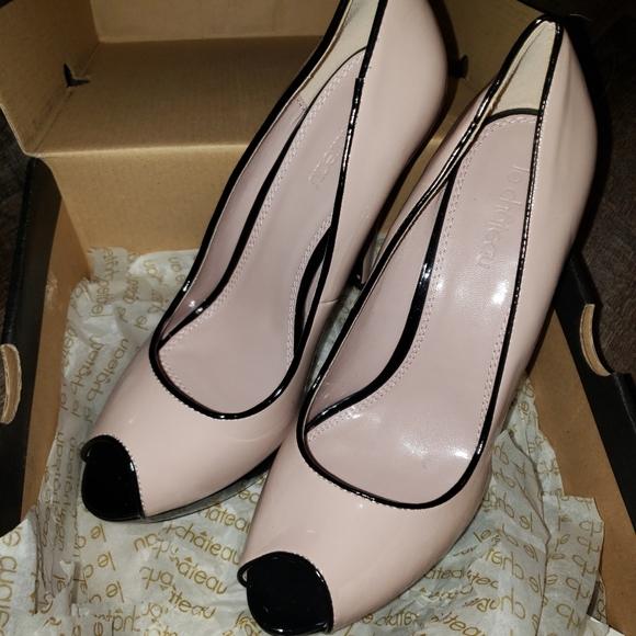 Le Chateau Pumps - Picture 1 of 5